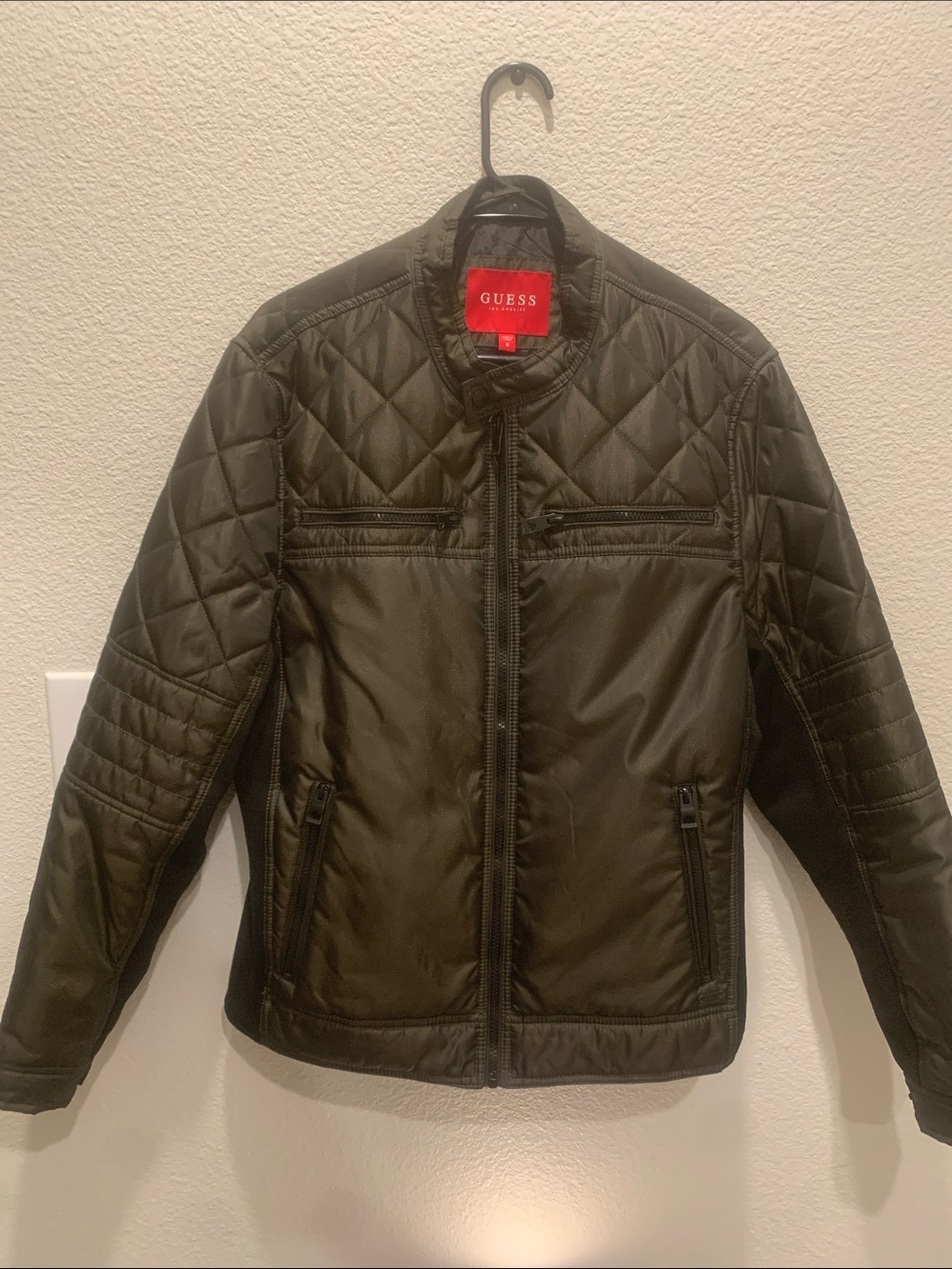 GUESS Men’s Hunter Green Quilted Lightweight Jacket